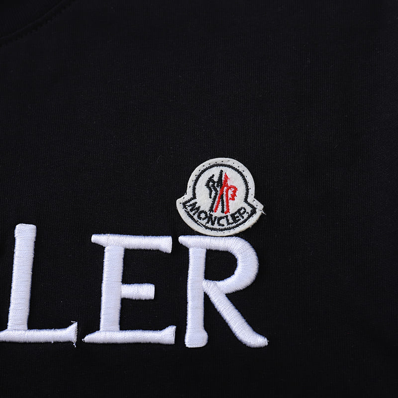 Camiseta Moncler Enfant Logo Preta