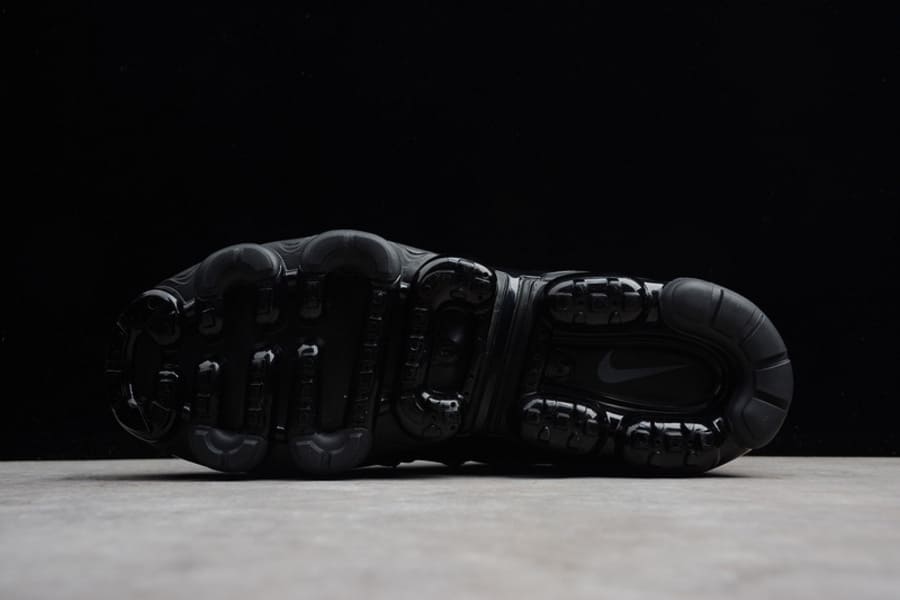 Nike Air Vapormax Plus Triple Black