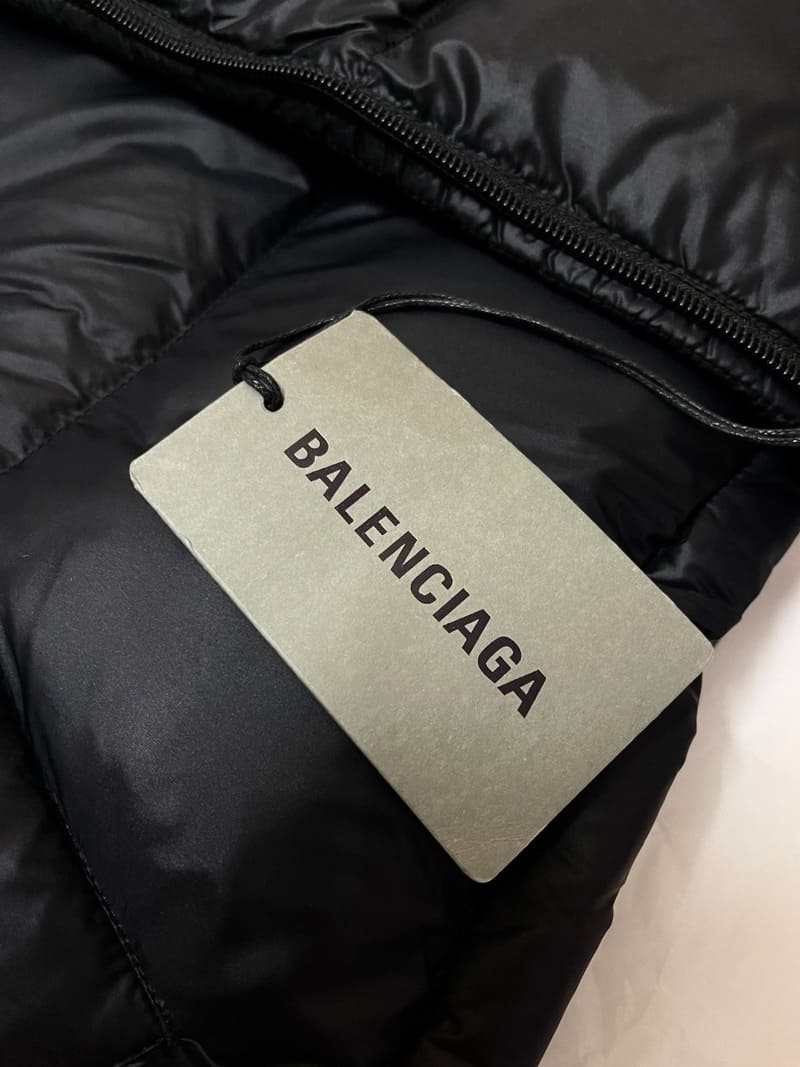 Jaqueta Puffer Balenciaga 3B Sports Icon Preto