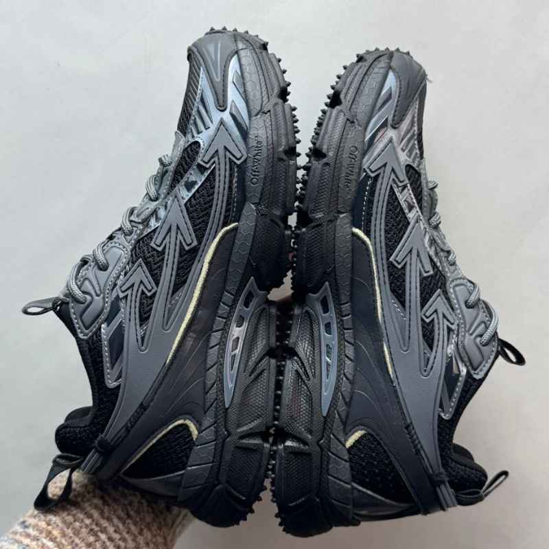 Off-White Be Right Back