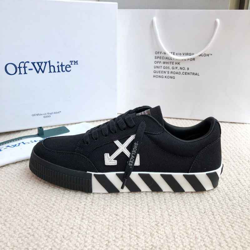 Tênis Off-White Vulcanized Low Canvas Black