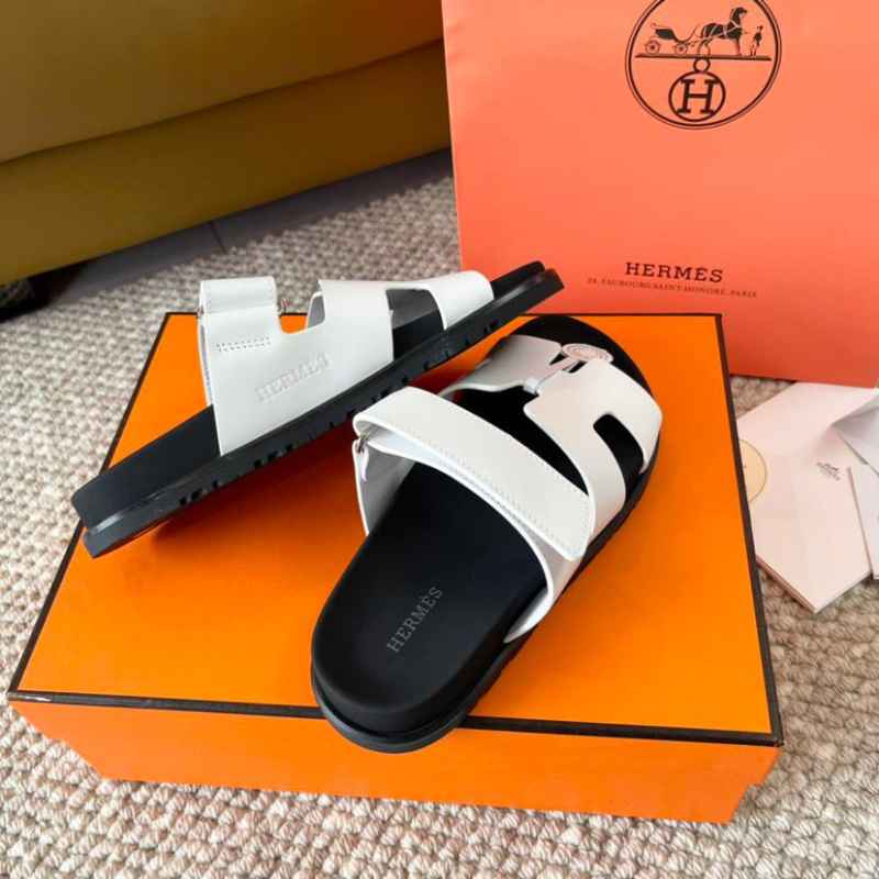 Sandália Hermès Chypre Preta/Branca