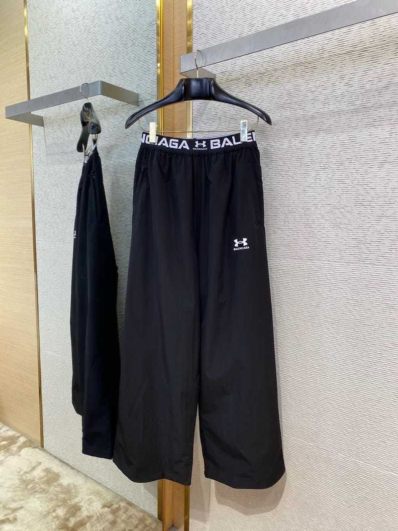 Calça Balenciaga x Under Armor Track