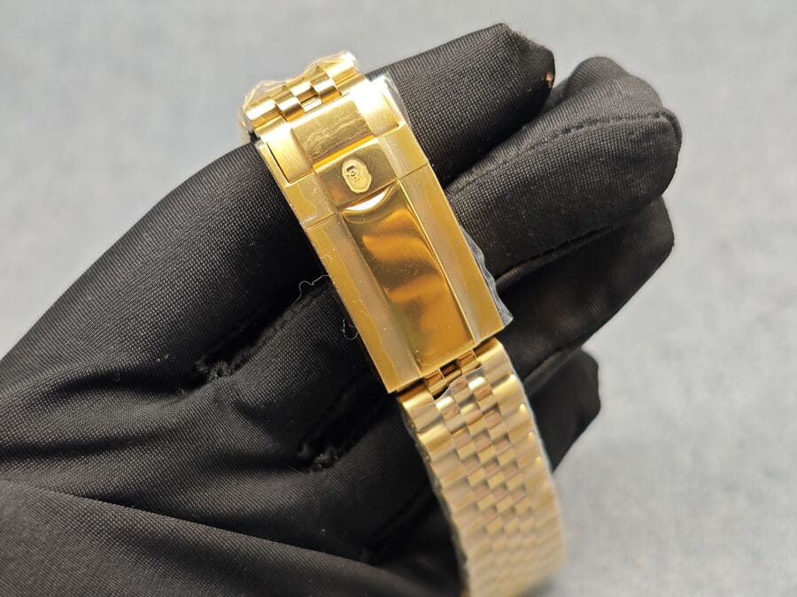 Relógio BAPE Type 6 BAPEX Dourado