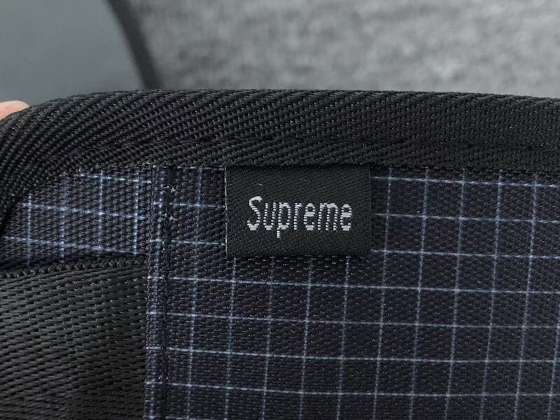 Bag Supreme Mini Duffle Preta