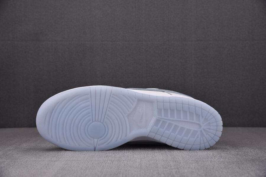 Concepts x Nike SB Dunk Low White Lobster