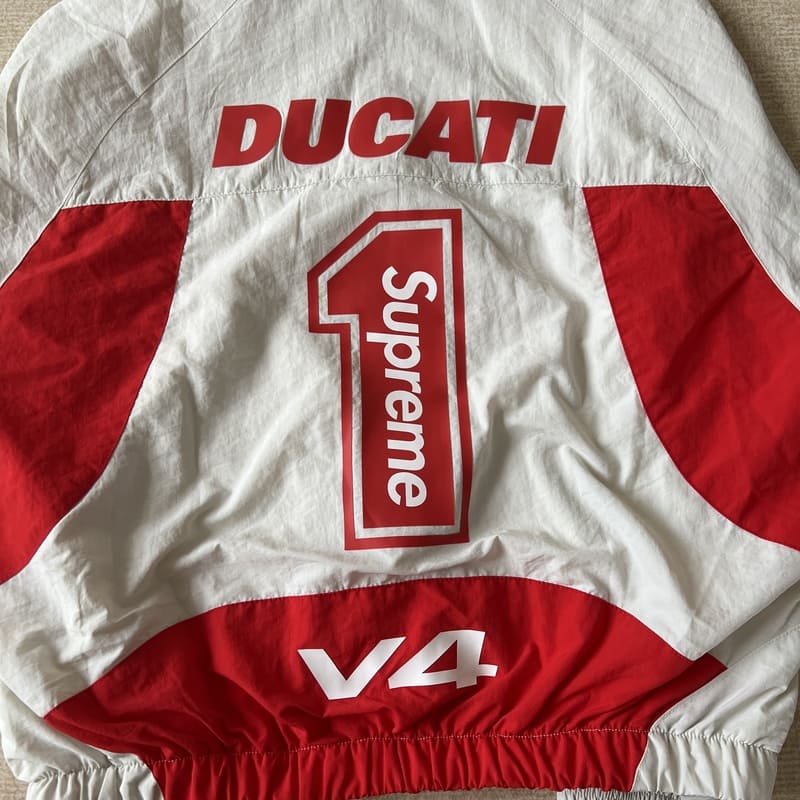 Jaqueta Supreme x Ducati Branca