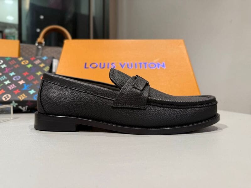 Louis Vuitton Major Loafer Preto